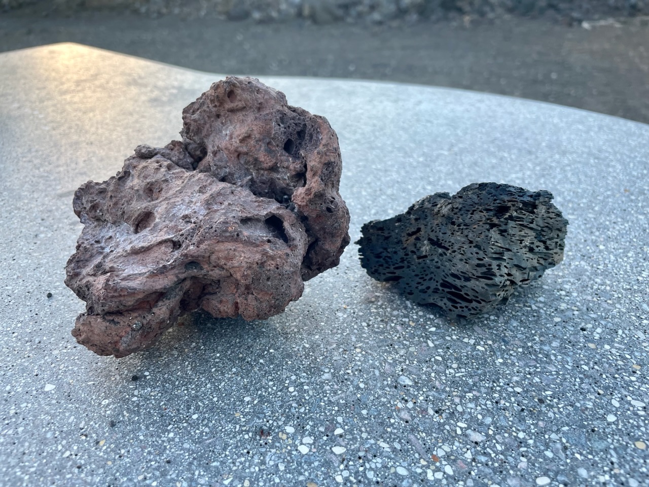 mooiste lavastenen ies (links) en ro (rechts)