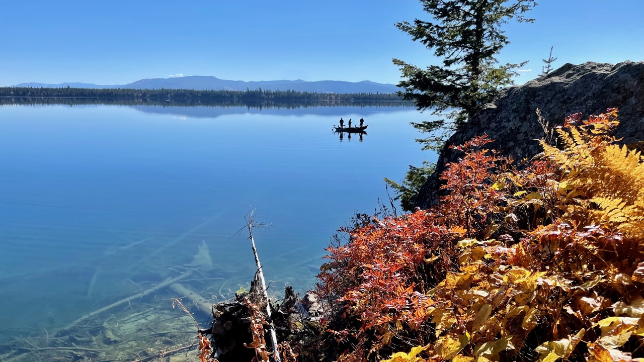 mensen vissen op jenny lake