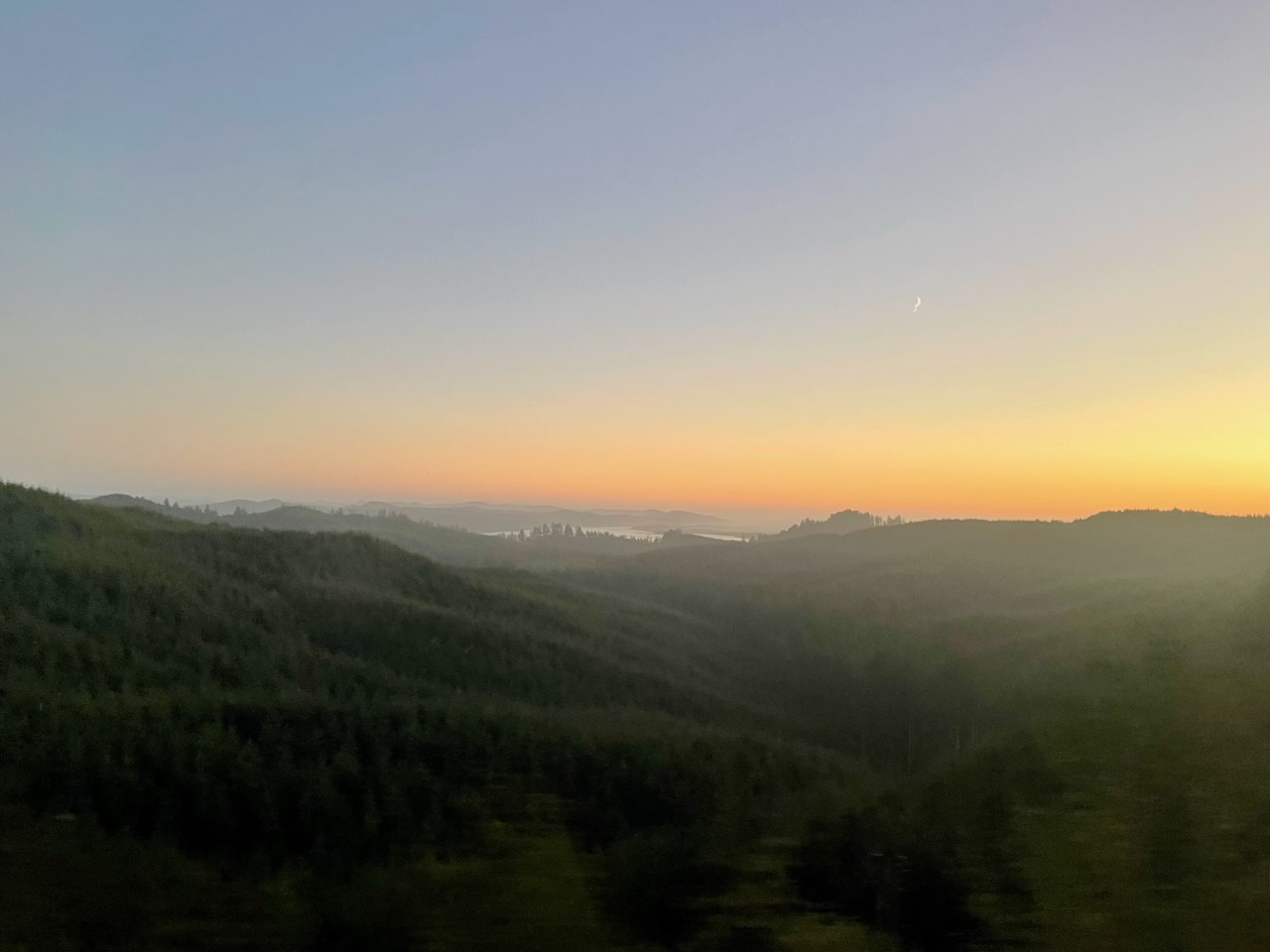 Zonsondergang vanaf de weg