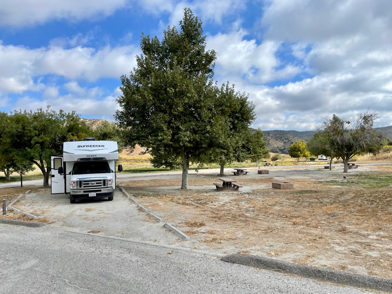 camper bij pyramid lake
