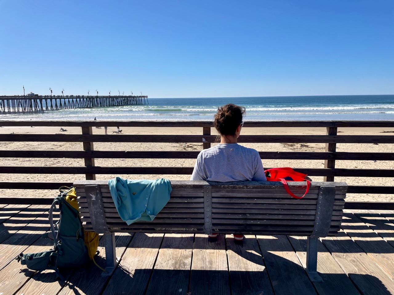 Ies kijkt over de zee