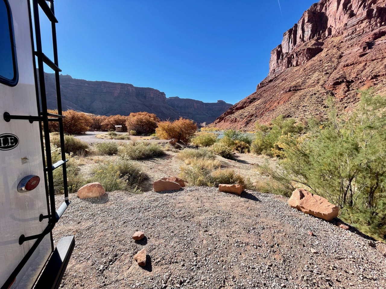 Camper bij Colorado River